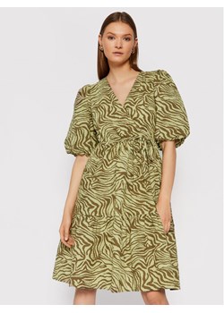 Gestuz Sukienka codzienna Averygz 10905399 Zielony Loose Fit ze sklepu MODIVO w kategorii Sukienki - zdjęcie 186186706