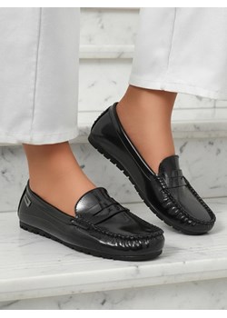 Damskie Mokasyny Cyra Nero z ekoskóry lakierowanej, klasyczny styl włoski ze sklepu royalfashion.pl w kategorii Mokasyny damskie - zdjęcie 186195979
