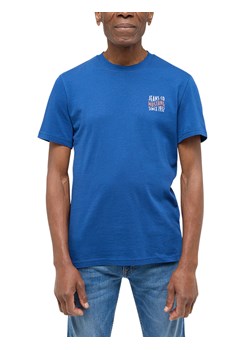 Męski T-Shirt Mustang Style Austin Navy Peony 1016267 5445 ze sklepu YouNeedit.pl w kategorii T-shirty męskie - zdjęcie 186196925