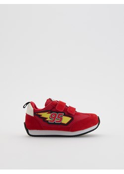 Reserved - Buty Auta - czerwony ze sklepu Reserved w kategorii Buty sportowe dziecięce - zdjęcie 186198755