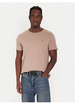 Tommy Jeans T-Shirt DM0DM04411 Beżowy Regular Fit ze sklepu MODIVO w kategorii T-shirty męskie - zdjęcie 186200696