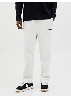 Jack &amp; Jones Spodnie dresowe w kolorze jasnoszarym ze sklepu Limango Polska w kategorii Spodnie męskie - zdjęcie 186203229