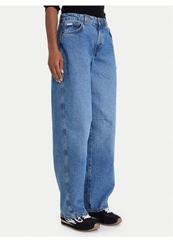 Guess Jeansy W5BA2X D5M47 Niebieski Loose Fit ze sklepu MODIVO w kategorii Jeansy damskie - zdjęcie 186205966