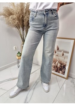 spodnie jeansowe dad fit z szerokimi nogawkami hello miss - jasno niebieski jeans ze sklepu STYLOWO w kategorii Jeansy damskie - zdjęcie 186219349