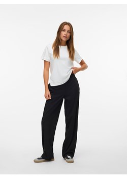 Vero Moda Spodnie w kolorze czarnym ze sklepu Limango Polska w kategorii Spodnie damskie - zdjęcie 186224016
