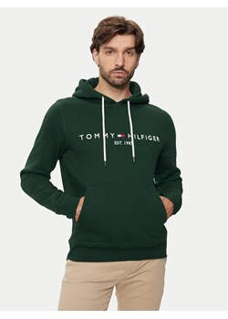 Tommy Hilfiger Bluza Logo MW0MW11599 Zielony Regular Fit ze sklepu MODIVO w kategorii Bluzy męskie - zdjęcie 186229648