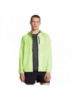 Męska kurtka do biegania Under Armour Launch Lightweight Jacket - zielona ze sklepu Sportstylestory.com w kategorii Kurtki męskie - zdjęcie 186229985