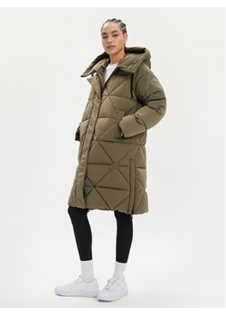 REPLAY Płaszcz zimowy W7664R.000.84466 Zielony Relaxed Fit ze sklepu MODIVO w kategorii Płaszcze damskie - zdjęcie 186233558