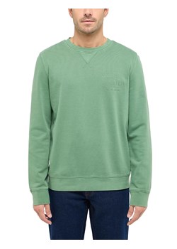 Męska Bluza Nierozpinana Mustang Style Clio Dark Ivy 1016260 6326 ze sklepu YouNeedit.pl w kategorii Bluzy męskie - zdjęcie 186244308