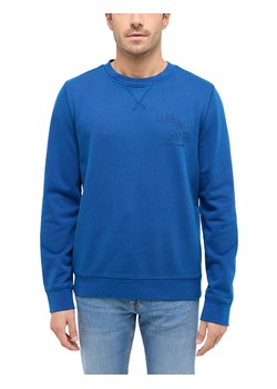 Męska Bluza Nierozpinana Mustang Style Clio Navy Peony 1016260 5445 ze sklepu YouNeedit.pl w kategorii Bluzy męskie - zdjęcie 186244528