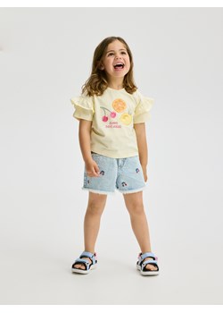 Reserved - Jeansowe szorty z haftem - niebieski ze sklepu Reserved w kategorii Spodenki dziewczęce - zdjęcie 186262506