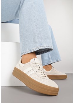 Jasnobeżowe Zamszowe Sneakersy na Grubej Podeszwie z Paskami i Skórzaną Wkładką Felenne ze sklepu born2be.pl w kategorii Buty sportowe damskie - zdjęcie 186262779