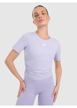 Damski crop top do jogi i pilatesu 4F 4FWAW25TFTSF1524 - fioletowy ze sklepu Sportstylestory.com w kategorii Bluzki damskie - zdjęcie 186263185