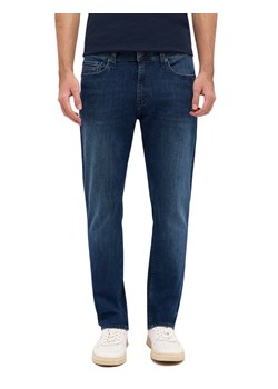 Męskie Spodnie Jeansowe Mustang Style Vegas Slim Denim Blue 1016309 5000 502 ze sklepu YouNeedit.pl w kategorii Jeansy męskie - zdjęcie 186266195
