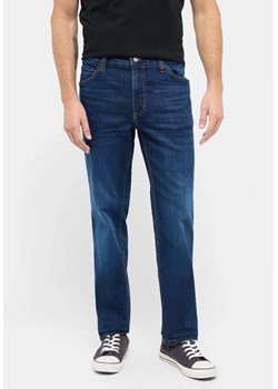 Męskie Spodnie Jeansowe Mustang Style Tramper Straight Denim Blue 1016333 5000 902 ze sklepu YouNeedit.pl w kategorii Jeansy męskie - zdjęcie 186266297