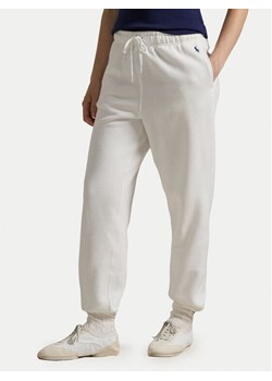 Polo Ralph Lauren Spodnie dresowe Prl Flc Pnt 211943009001 Biały Regular Fit ze sklepu MODIVO w kategorii Spodnie damskie - zdjęcie 186267509