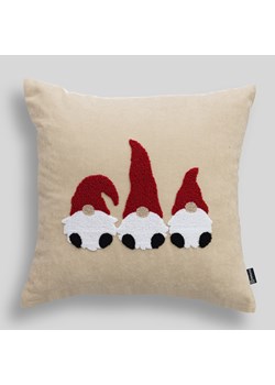 Poszewka na poduszkę Jolly Gnomes Red 43x43 cm ze sklepu dekoria.pl w kategorii Dekoracje bożonarodzeniowe - zdjęcie 186274627