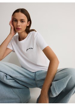 Reserved - T-shirt z haftem - biały ze sklepu Reserved w kategorii Bluzki damskie - zdjęcie 186278537