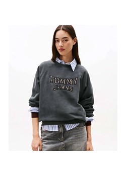 Tommy Jeans Bluza LEOPARD VARSITY CREW | Loose fit ze sklepu Gomez Fashion Store w kategorii Bluzy damskie - zdjęcie 186280166