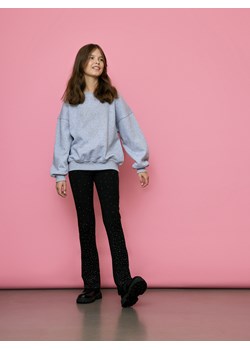 Reserved - Bluza z aplikacją - jasnoszary - id: 281FA-09M - marki Reserved - 186302608 Reserved - Bluza z aplikacją - jasnoszary ze sklepu Reserved w kategorii Bluzy dziewczęce - zdjęcie 186302608
