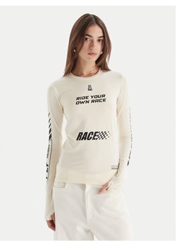 Patrizia Pepe Bluzka 2M4517/J357-J4Q2 Écru Regular Fit ze sklepu MODIVO w kategorii Bluzki damskie - zdjęcie 186304385