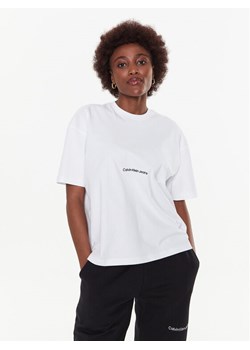Calvin Klein Jeans T-Shirt J20J220768 Biały Relaxed Fit - id: 0000302175246 - marki Calvin Klein - 186323529 Calvin Klein Jeans T-Shirt J20J220768 Biały Relaxed Fit ze sklepu MODIVO w kategorii Bluzki damskie - zdjęcie 186323529
