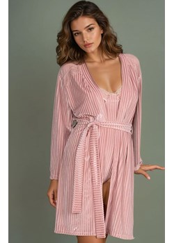 Kobiecy szlafrok damski różowy Mikiss, Kolor róż pudrowy, Rozmiar S/M, LivCo Corsetti Fashion - id: 148873 - marki Livia Corsetti - 186327309 Kobiecy szlafrok damski różowy Mikiss, Kolor róż pudrowy, Rozmiar S/M, LivCo Corsetti Fashion ze sklepu Intymna w kategorii Szlafroki damskie - zdjęcie 186327309