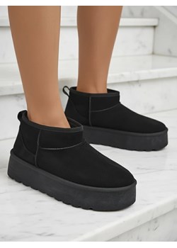 Royalfashion Buty a'la śniegowce damskie na platformie w kolorze czarnym Dagodo ze sklepu royalfashion.pl w kategorii Śniegowce damskie - zdjęcie 186332895