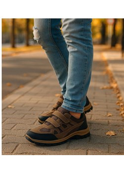 Buty trekkingowe na rzepy Brązowe /E3-3 18205 T386/ ze sklepu Pantofelek24.pl w kategorii Buty trekkingowe męskie - zdjęcie 186348867