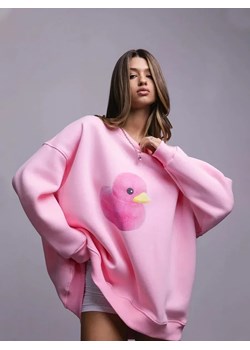 Bluza oversize z nadrukiem - Różowy S ze sklepu Intimica.pl w kategorii Bluzy damskie - zdjęcie 186352477