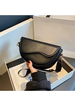 Mała torba crossbody z szerokim paskiem - Czarny ze sklepu Intimica.pl w kategorii Listonoszki - zdjęcie 186362908