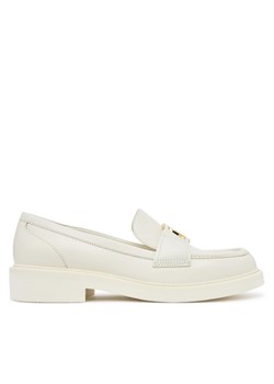 Guess Loafersy FLPSHU LEA14 Écru ze sklepu MODIVO w kategorii Lordsy damskie - zdjęcie 186389408