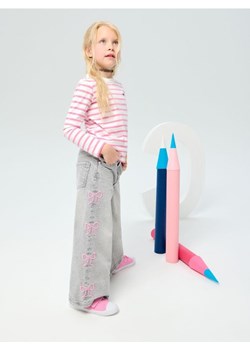 Sinsay - Jeansy wide leg z haftem - szary - id: 382EW-09J - marki Sinsay - 186398837 Sinsay - Jeansy wide leg z haftem - szary ze sklepu Sinsay w kategorii Spodnie dziewczęce - zdjęcie 186398837