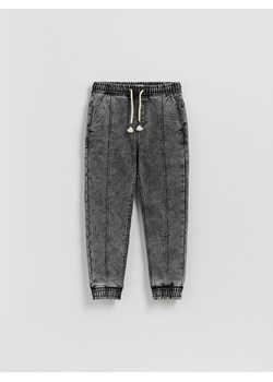 Reserved - Jeansy jogger - jasnoszary ze sklepu Reserved w kategorii Spodnie chłopięce - zdjęcie 186400876