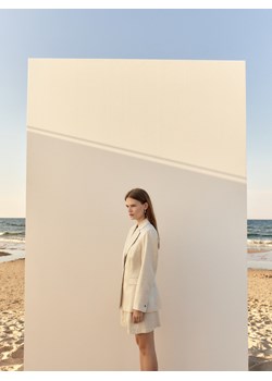 Reserved - Szorty z lnem - beżowy ze sklepu Reserved w kategorii Szorty - zdjęcie 186409837