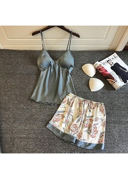 Dwuczęściowa piżama z kolorowym nadrukiem - Niebieski S/M - id: 8682666328393 - marki Intimica - 186416877 Dwuczęściowa piżama z kolorowym nadrukiem - Niebieski S/M ze sklepu Intimica.pl w kategorii Piżamy damskie - zdjęcie 186416877