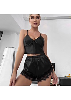 Dwuczęściowa piżama z koronkowym wykończeniem - Czarny S ze sklepu Intimica.pl w kategorii Piżamy damskie - zdjęcie 186416885