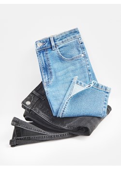 Reserved - Jeansy slim fit z rozcięciem - niebieski - id: 557GE-50J - marki Reserved - 186430607 Reserved - Jeansy slim fit z rozcięciem - niebieski ze sklepu Reserved w kategorii Jeansy damskie - zdjęcie 186430607