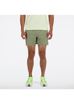 Spodenki męskie New Balance MS41286DEK – zielone ze sklepu New Balance Poland w kategorii Spodenki męskie - zdjęcie 186433975