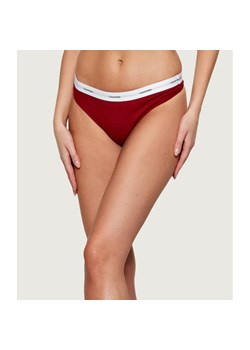 Calvin Klein Underwear Stringi ze sklepu Gomez Fashion Store w kategorii Majtki damskie - zdjęcie 186442695