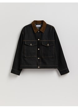 Reserved - Jeansowa kurtka z kontrastowym kołnierzykiem - granatowy - id: 742FZ-95J - marki Reserved - 186445386 Reserved - Jeansowa kurtka z kontrastowym kołnierzykiem - granatowy ze sklepu Reserved w kategorii Kurtki damskie - zdjęcie 186445386