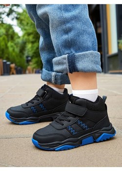 Sinsay - Ocieplane sneakersy za kostkę - czarny ze sklepu Sinsay w kategorii Buty sportowe dziecięce - zdjęcie 186448868