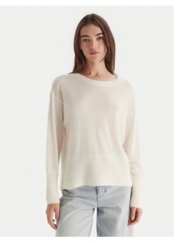 Armani Exchange Sweter XW000772 AF16602 U1003 Écru Relaxed Fit ze sklepu MODIVO w kategorii Swetry damskie - zdjęcie 186450556