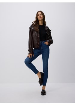 Reserved - Jeansy slim fit z przetarciami - granatowy - id: 754FZ-59J - marki Reserved - 186453149 Reserved - Jeansy slim fit z przetarciami - granatowy ze sklepu Reserved w kategorii Jeansy damskie - zdjęcie 186453149
