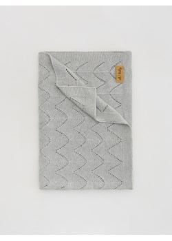 Reserved - Bawełniany koc - jasnoszary ze sklepu Reserved w kategorii Kocyki dziecięce - zdjęcie 186462369