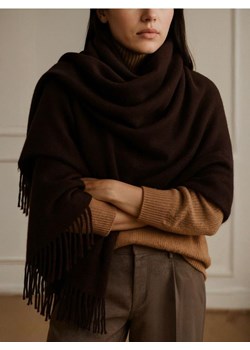 Sinsay - Gładki szalik z frędzlami - brązowy ze sklepu Sinsay w kategorii Szaliki i chusty damskie - zdjęcie 186471975
