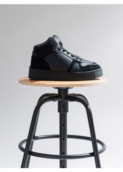 Sinsay - Sneakersy z imitacji skóry - czarny ze sklepu Sinsay w kategorii Buty sportowe damskie - zdjęcie 186474289