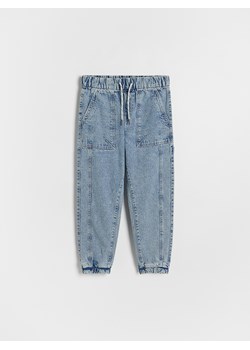 Reserved - Jeansy jogger fit - niebieski ze sklepu Reserved w kategorii Spodnie chłopięce - zdjęcie 186479956