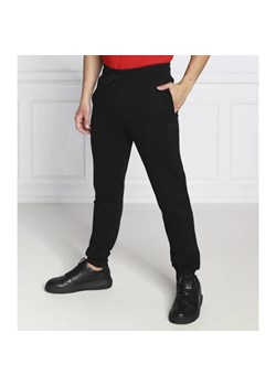 GUESS ACTIVE Spodnie dresowe ALDWIN | Regular Fit ze sklepu Gomez Fashion Store w kategorii Spodnie męskie - zdjęcie 186486677