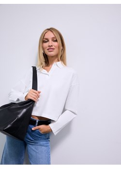 Mohito - Biały longsleeve z kołnierzykiem polo - biały ze sklepu Mohito w kategorii Bluzki damskie - zdjęcie 186493178
